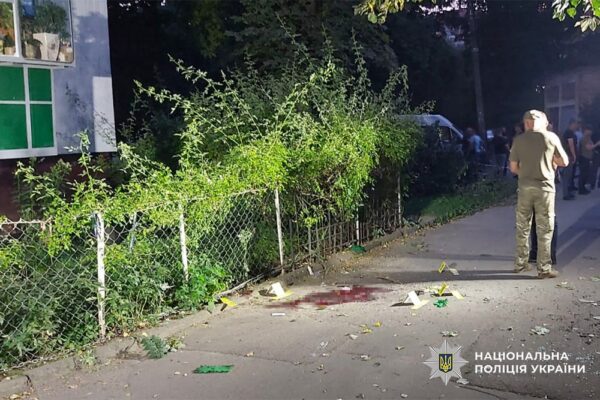 Підірвав гранату у дворі багатоповерхівки: подробиці події у Хмельницькому від поліції