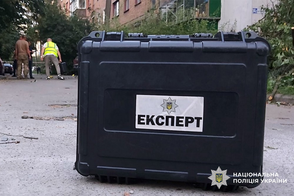 Підірвав гранату у дворі багатоповерхівки: подробиці події у Хмельницькому від поліції Підірвав гранату у дворі багатоповерхівки: подробиці події у Хмельницькому від поліції