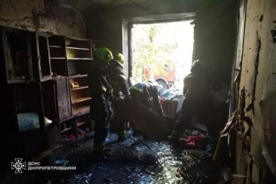 Пожежа в Кривому Розі забрала життя 2 дітей, ще троє госпіталізовані (фото)
