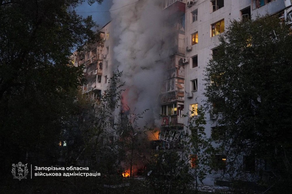 Ворог протягом 4,5 годин масовано атакував Запоріжжя, влучив у багатоповерхівки: десятки постраждалих (фото, відео)