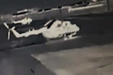 Два Мі-8 і вороже судно