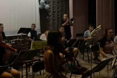 Мороз по шкірі: оркестр зіграв «збиття шахеда» (відео)