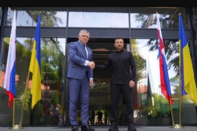 Словаччина більше не проти України в ЄС: потиснули руки і домовилися вирішити питання енергетики