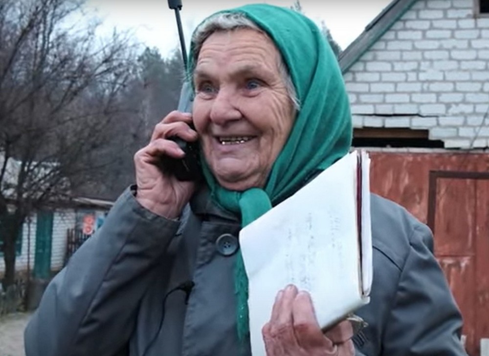 «Син з Росії кинув слухавку, а бабуся Зіна продовжувала говорити, що сумує і любить»: що відомо про пенсіонерів, яких убила в Яровій армія РФ (відео)