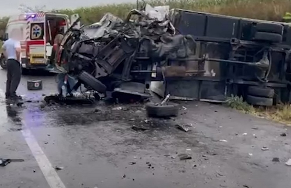 Моторошні кадри ДТП за участю авто працівника НАБУ показали у ДБР і розповіли подробиці (фото, відео) 1 Моторошні кадри ДТП за участю авто працівника НАБУ показали у ДБР і розповіли подробиці (фото, відео)
