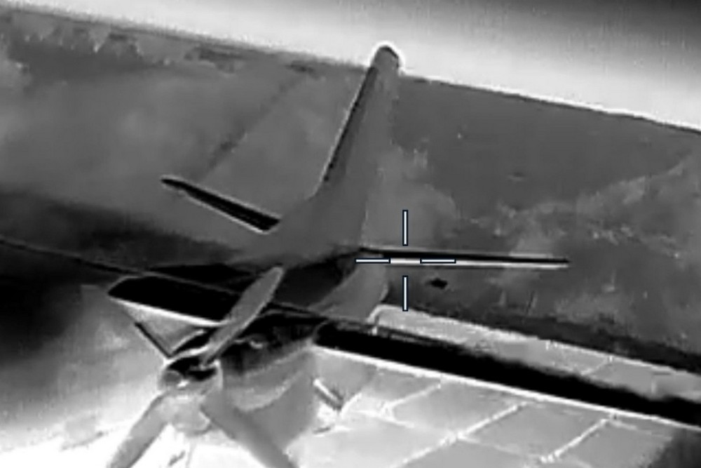 Спалили два ворожі літаки Ан-26 і уразили берегові РЛС в окупованому Криму (відео)