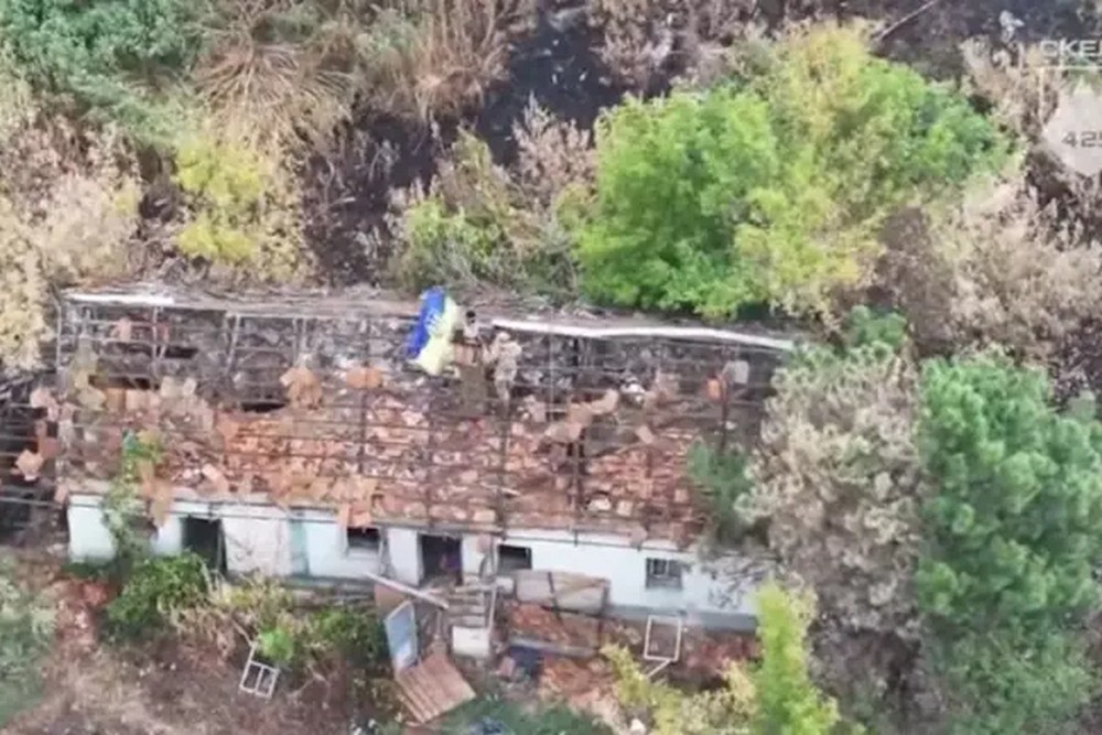 Батальйон «ШКВАЛ» полку «СКЕЛЯ» провів успішну наступальну операцію на адмінкордоні Дніпропетровської та Донецької областей. У результаті село Філія звільнено від російських окупантів. Там знову майорить український прапор.
