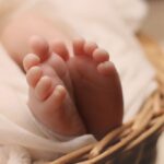 Намагалася за 30 тисяч доларів продати власне немовля: на Сумщині засудили горе-матір