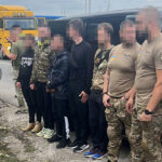 Перевозив «ухилянтів» під виглядом спецпризначенців – ДБР викрило поліцейського у Києві