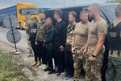 Перевозив «ухилянтів» під виглядом спецпризначенців – ДБР викрило поліцейського у Києві