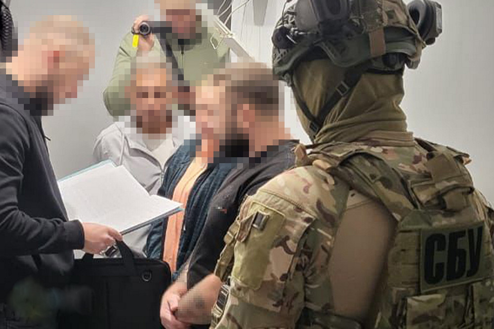 90% залишали собі – фонд з Дніпра, який збирав пожертви на ЗСУ, підозрюють у розкраданні коштів (фото, відео) 1 90% залишали собі – фонд з Дніпра, який збирав пожертви на ЗСУ, підозрюють у розкраданні коштів (фото, відео)