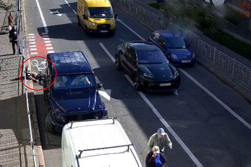 Водій Mercedes побив велосипедиста до непритомності – подробиці конфлікту у Києві 1 Водій Mercedes побив велосипедиста до непритомності – подробиці конфлікту у Києві