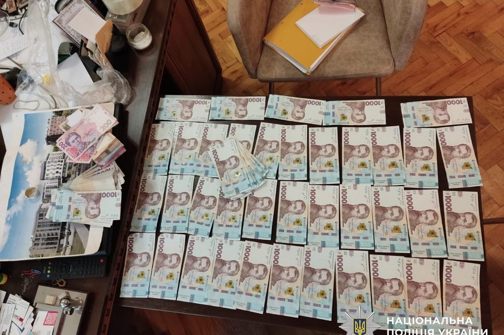 Викрито оборудку ОЗГ на Тернопільщині. Учасники злочинного формування копали і продавали пісок. Завдяки чому незаконно «озолотилися».