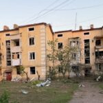 Окупанти вдарили по багатоповерхівкам у Дружківці: поранили 7 людей, у тому числі дитину (фото)