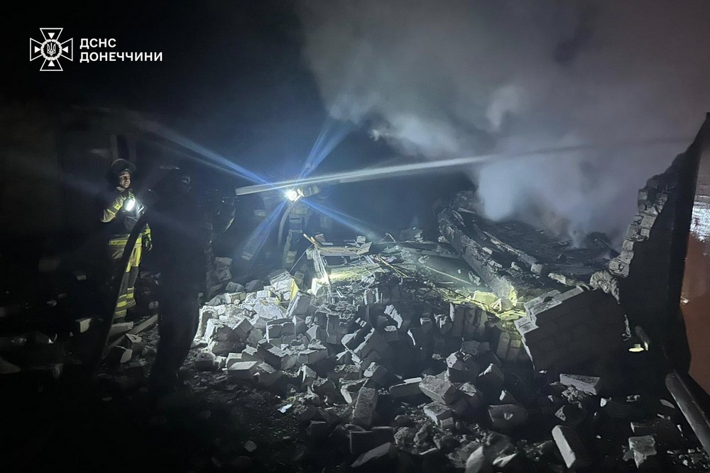 Окупанти вдарили по багатоповерхівкам у Дружківці: поранили 7 людей, у тому числі дитину (фото)