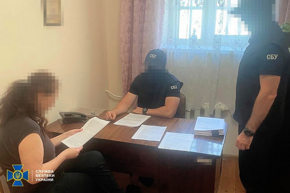 Кондитерка і екс-міліціонер наводили російські удари по Дніпропетровщині - затримано двох російських агентів