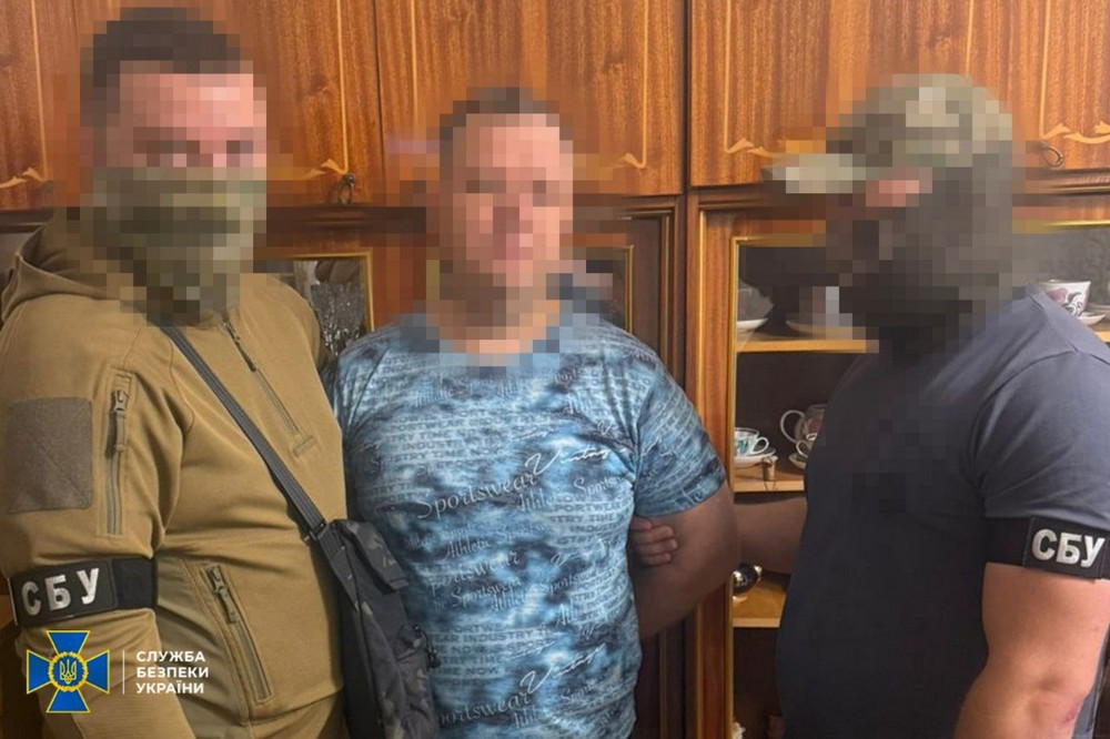 Кондитерка і екс-міліціонер наводили російські удари по Дніпропетровщині - затримано двох російських агентів