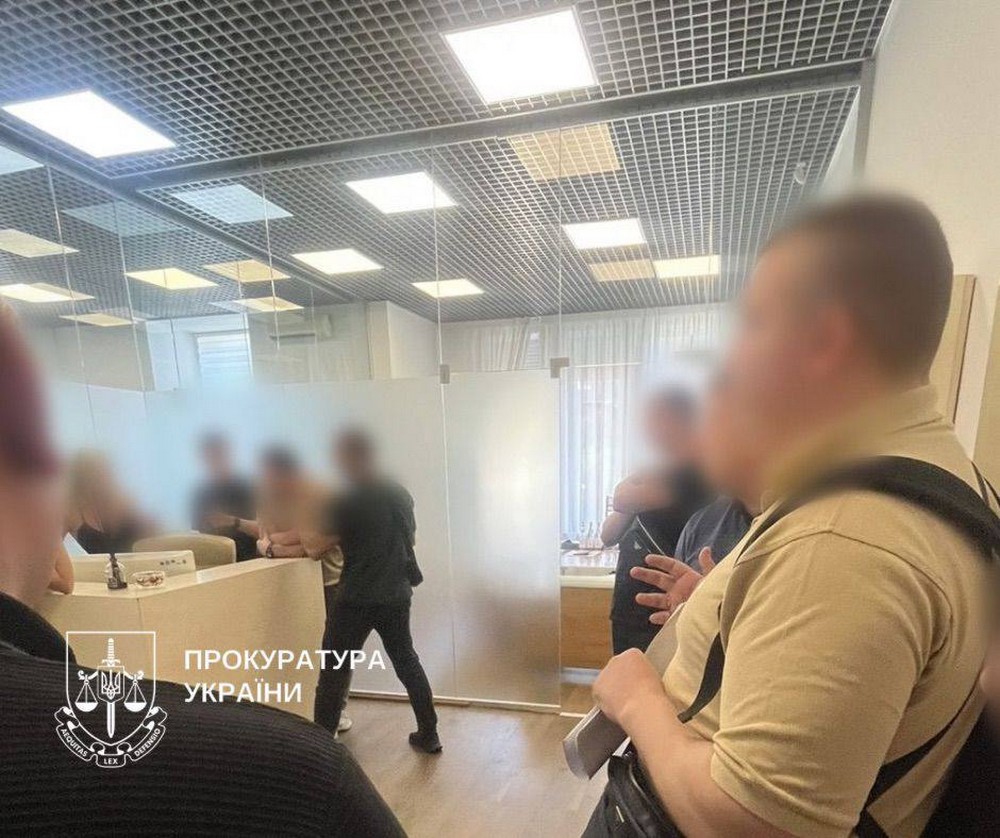 Екс-заступнику голови податкової, який організував конвертаційний центр, обрали запобіжний захід (фото)