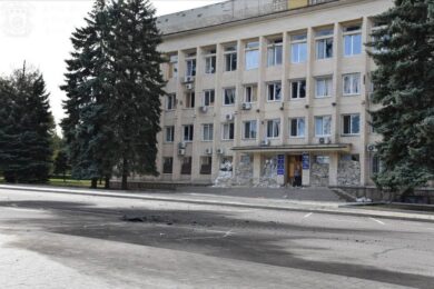 Краматорськ зранку під масованою атакою дронів: гатять і по центру, є поранена (фото)