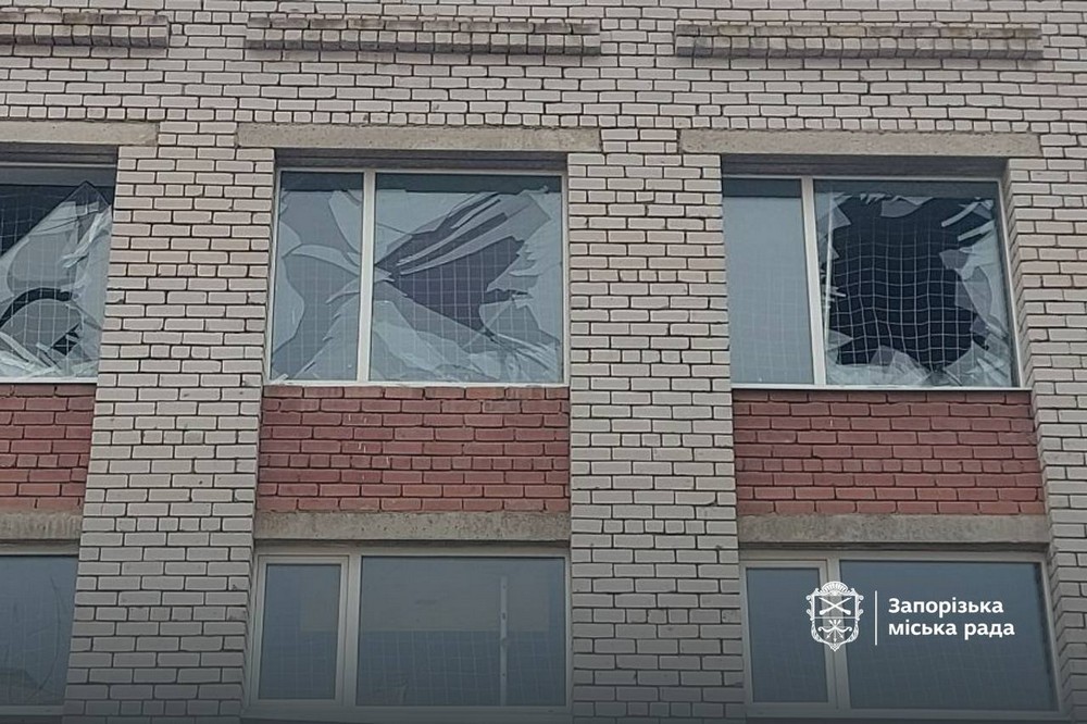 Ворог масовано вдарив з РСЗВ по Запоріжжю: є жертви і багато поранених, серед них діти (фото, відео)