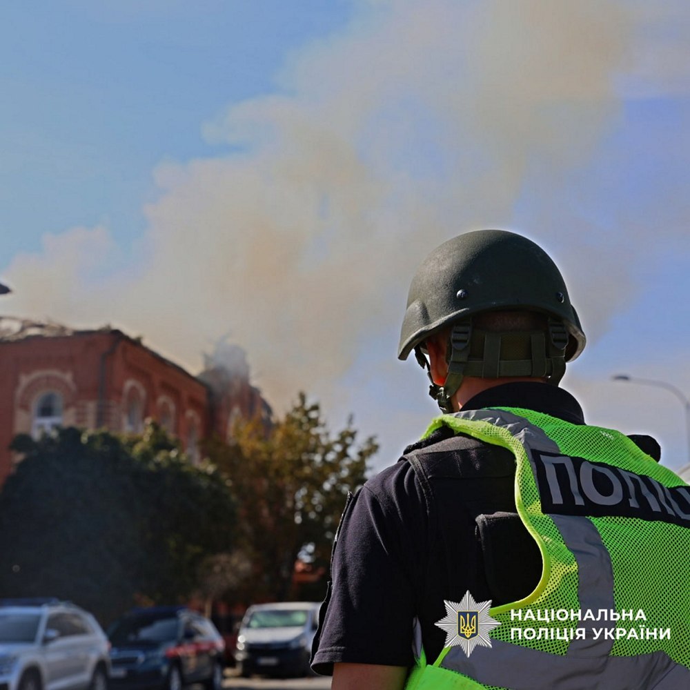 Внаслідок прямого влучання дрона пошкоджено університет у Харкові, є постраждалі