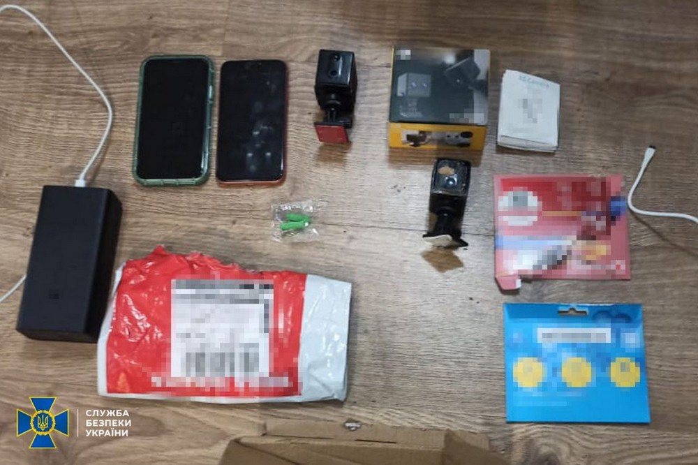 Розставляли «відеопастки» у багатоповерхівках Києва для корегування ударів: затримано агентурну пару ФСБ
