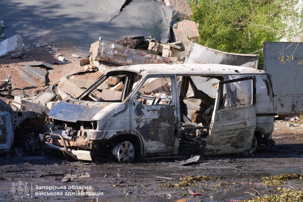 Фото наслідків атаки на Запоріжжя