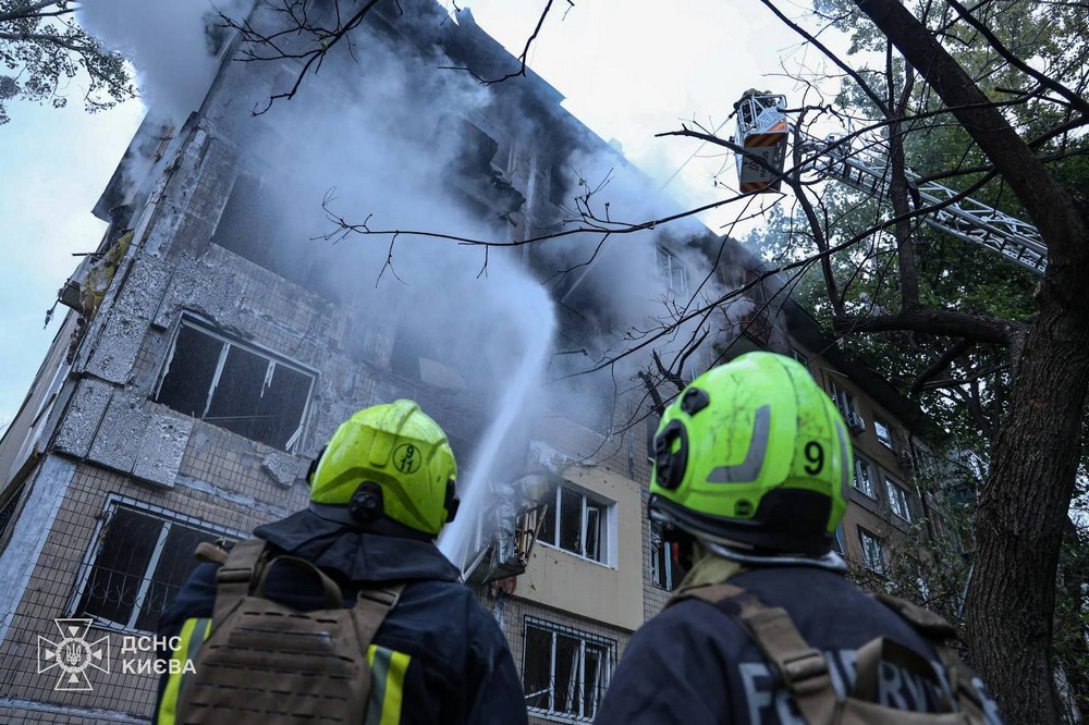 Ворог вдарив по Інституту кардіології у Києві – є загиблі, серед жертв атаки на столицю – дитина (фото)