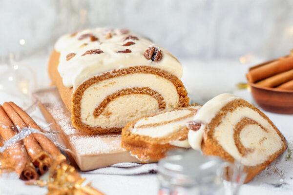 Гарбузовий рулет з начинкою із вершкового сиру