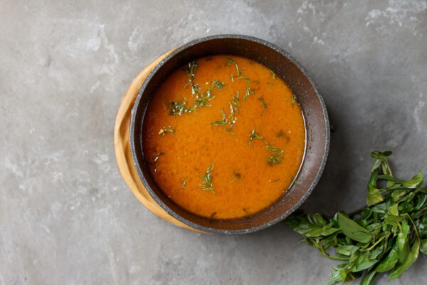 Вершковий морквяний суп з кінзою