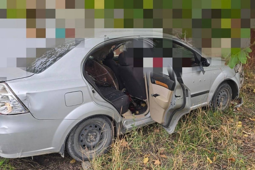 Окупанти вбили двох людей, вдаривши по авто у Херсоні, за минулу добу в області загиблий і 13 поранених (фото)