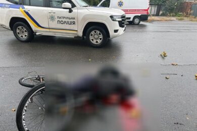 Люди знаходилися на вулиці, коли армія РФ вдарила місту: на Херсонщині знову загиблі і поранені внаслідок ворожих атак (фото)