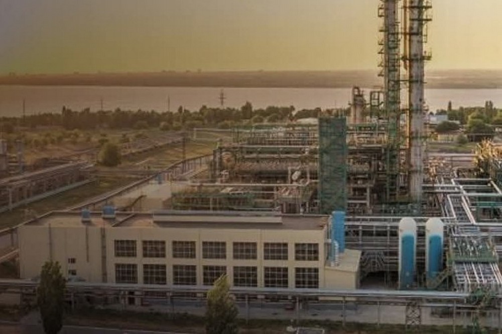 Сили оборони України уразили одне із найстаріших нафтопереробних підприємств росії в ніч на 16 жовтня
