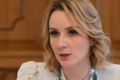 «Я вкрала дитину з Маріуполя»: російська високопосадовиця зізналася у своєму злочині