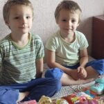 Гуманітарна допомога для мам з прифронтових територій і ВПО поштою – хто і як може отримати