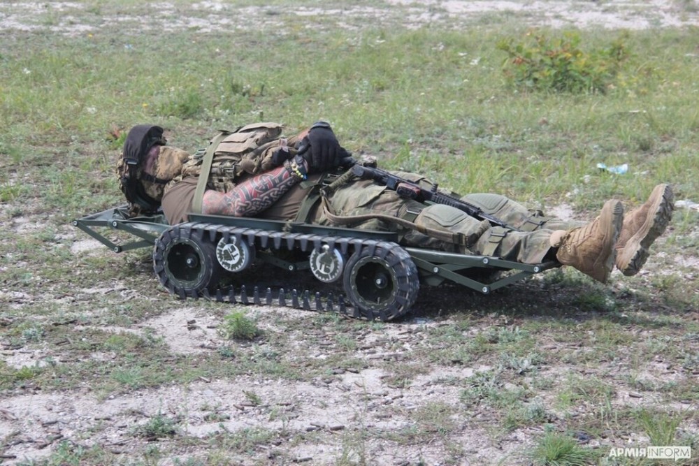 Концентрація ворожих БпЛА зростає, кіл-зона сягнула 20 км: Сирський провів нараду щодо евакуації поранених з поля бою 1 Концентрація ворожих БпЛА зростає, кіл-зона сягнула 20 км: Сирський провів нараду щодо евакуації поранених з поля бою