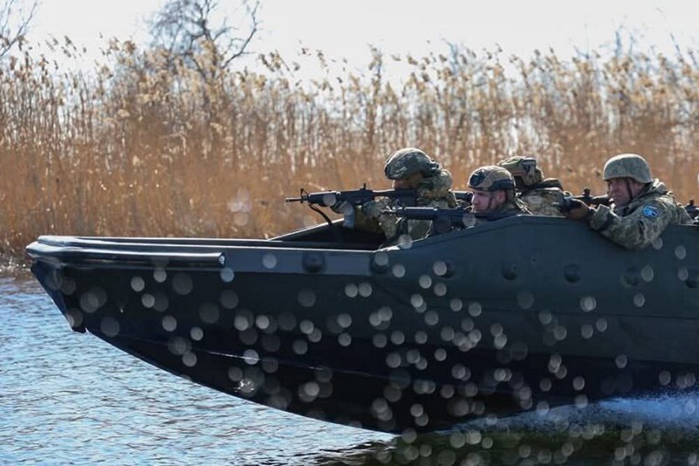 «Знищуємо, коли ворог відчалює» – армія рф без успіху намагається форсувати Дніпро 1 «Знищуємо, коли ворог відчалює» – армія рф без успіху намагається форсувати Дніпро
