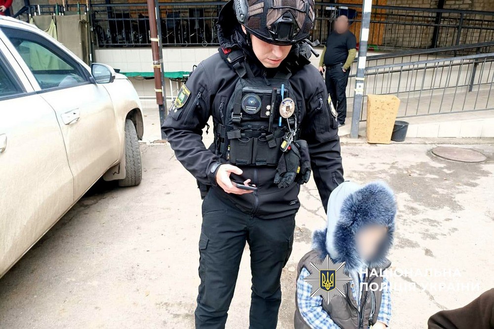 Матір малюка вбили минулого тижня: окупанти скинули бомбу на храм в Костянтинівці, на місці удару виявили загиблих, поранених і дворічного хлопчика…