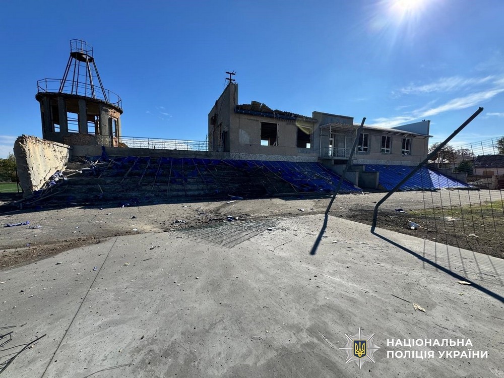 Окупанти вбили двох людей, вдаривши по авто у Херсоні, за минулу добу в області загиблий і 13 поранених (фото