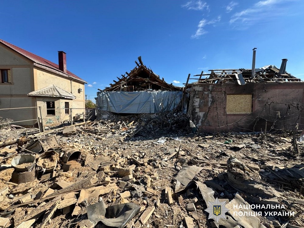 Окупанти вбили двох людей, вдаривши по авто у Херсоні, за минулу добу в області загиблий і 13 поранених (фото