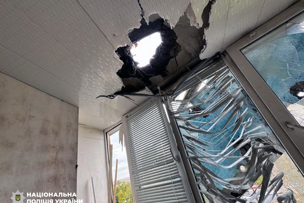 Жах на Херсонщині: 35 постраждалих, 100 понівечених будинків, автобуси, депо, «швидкі», банки… Жах на Херсонщині: 35 постраждалих, 100 понівечених будинків, автобуси, депо, «швидкі», банки…