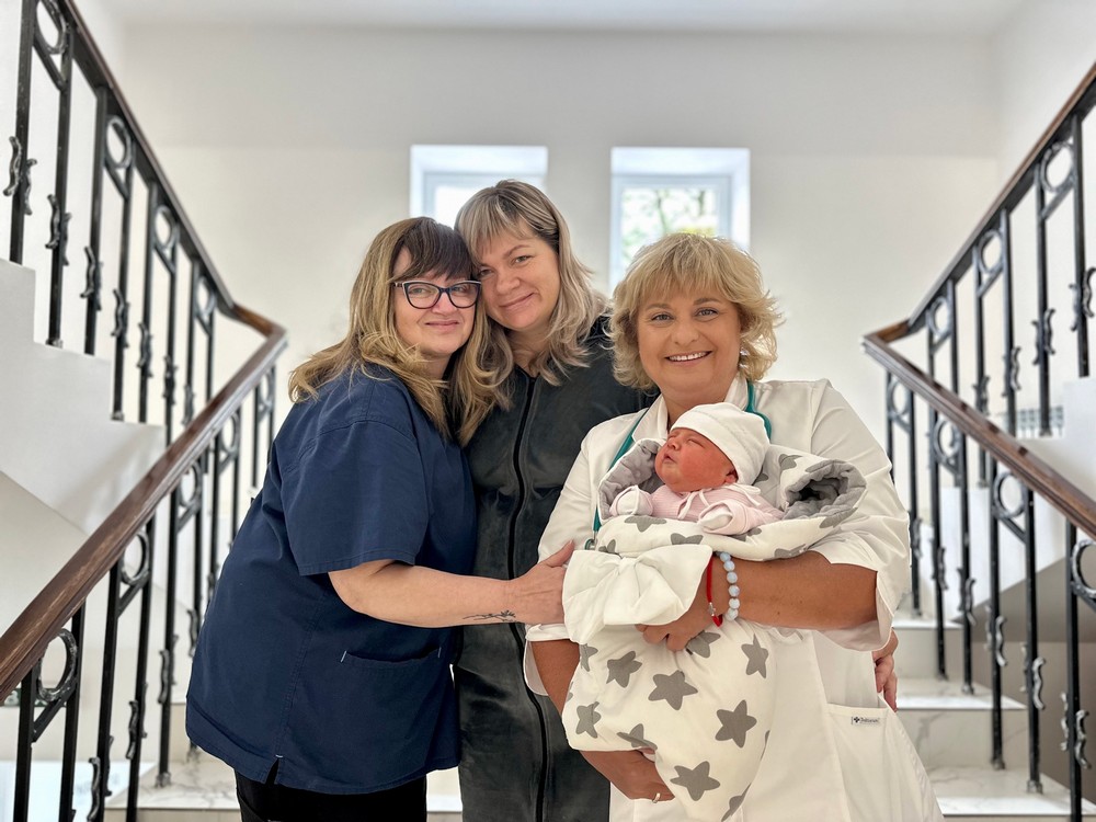 Жінка, якій діагностували безпліддя, народила 7-му дитину: неймовірна історія родини зі Львівщини (фото) Жінка, якій діагностували безпліддя, народила 7-му дитину: неймовірна історія родини зі Львівщини (фото)