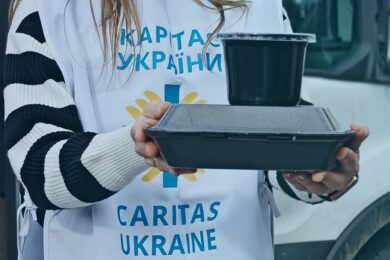 Безкоштовні гарячі обіди у Сумах – хто, де і коли може отримати