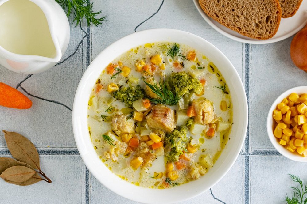 Рецепт дня: «Рибний чаудер — кремовий суп із хеком, овочами та вершками» Рецепт дня: «Рибний чаудер — кремовий суп із хеком, овочами та вершками»