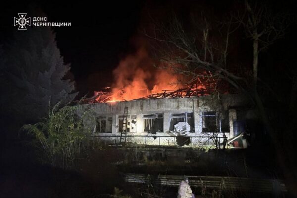Нічна повітряна атака 28 жовтня триває досі: сталися пожежі, є постраждала – все, що відомо (фото)