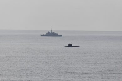 Біля Франції несподівано сплив російський підводний човен