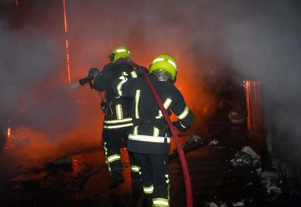 "Приліт" ракети біля багатоповерхівки у Балаклії: є загибла і поранені 1 "Приліт" ракети біля багатоповерхівки у Балаклії