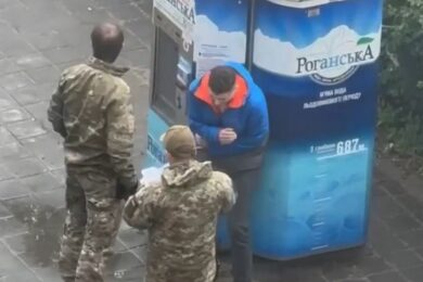 Військовий ТЦК побив учителя «Захисту Вітчизни» – як його покарали (відео)