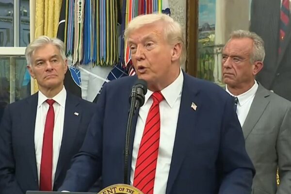 «Я не сказав їй: тоді віддайте її мені»: Трамп заявив, що розмовляв з лауреаткою Нобелівської премії миру