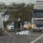 «Сказав, що не помітив»: водій вантажівки збив на смерть двох військових на блокпосту Одещини (відео)